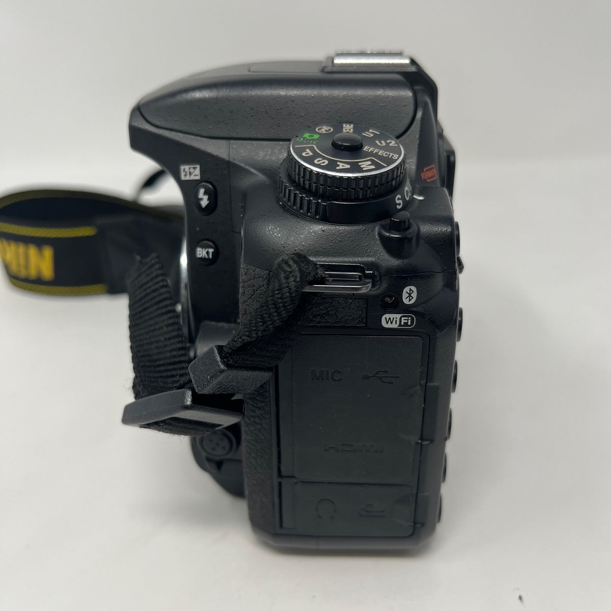 Nikon D7500 20.9MP Digital SLR DSLR Camera