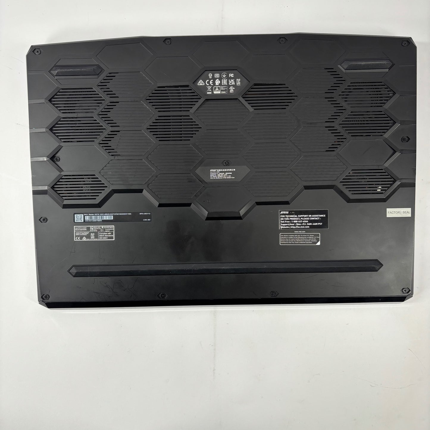 MSI Raider GE76 MS-17K4 17.3" i7-12700H 2.7GHz 16GB RAM 1TB SSD GeForce RTX 3060