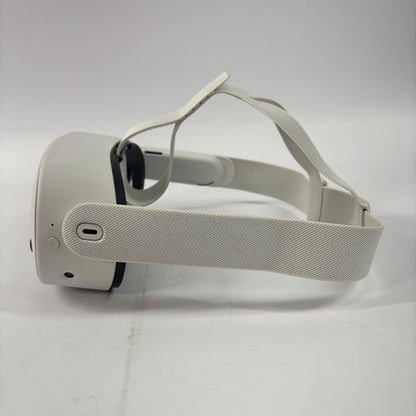 Meta Quest 3S 64GB VR System P97 No silicone cover
