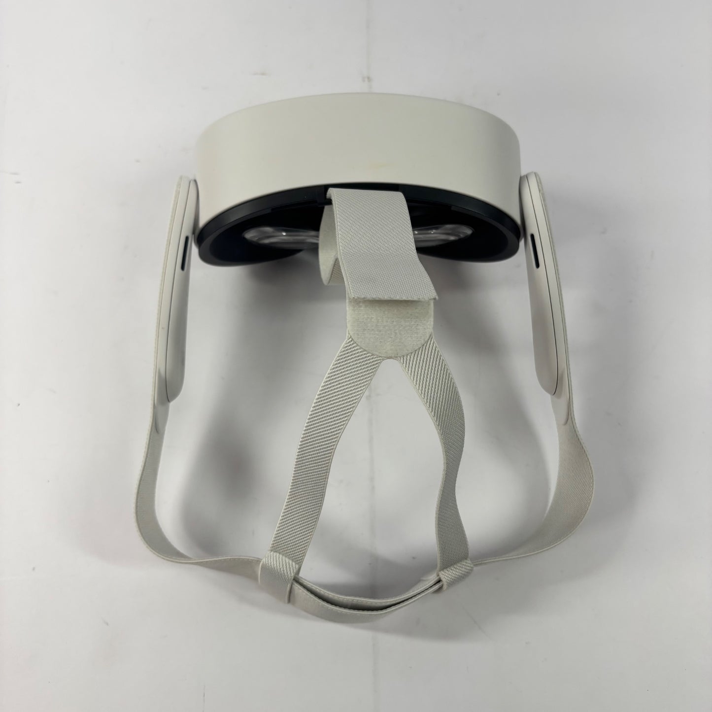 Meta Quest 3S 64GB VR System P97 No silicone cover