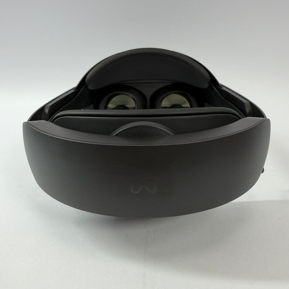 Meta Quest Pro 256GB Standalone All-in-One VR Headset DK94EC
