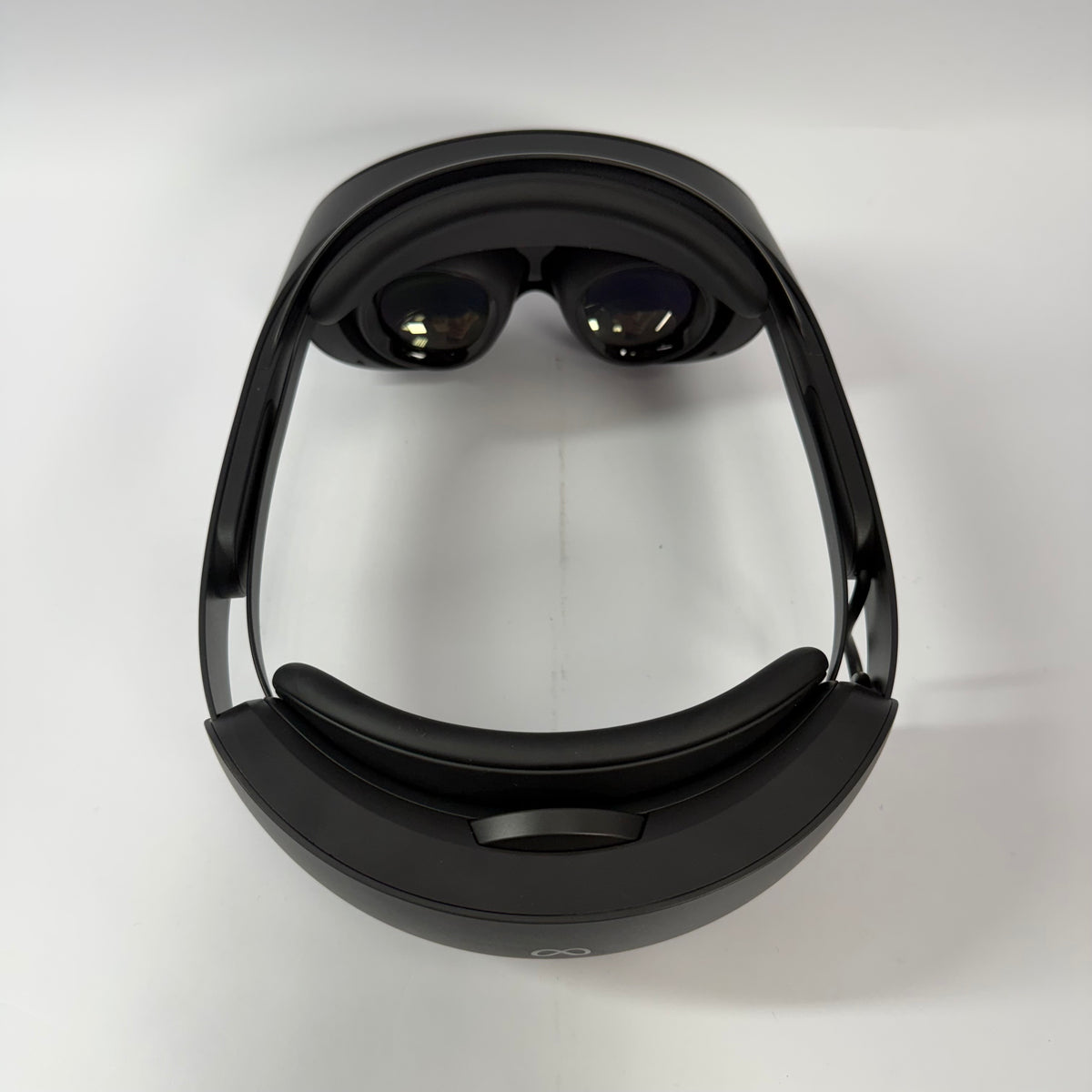 Meta Quest Pro 256GB Standalone All-in-One VR Headset DK94EC